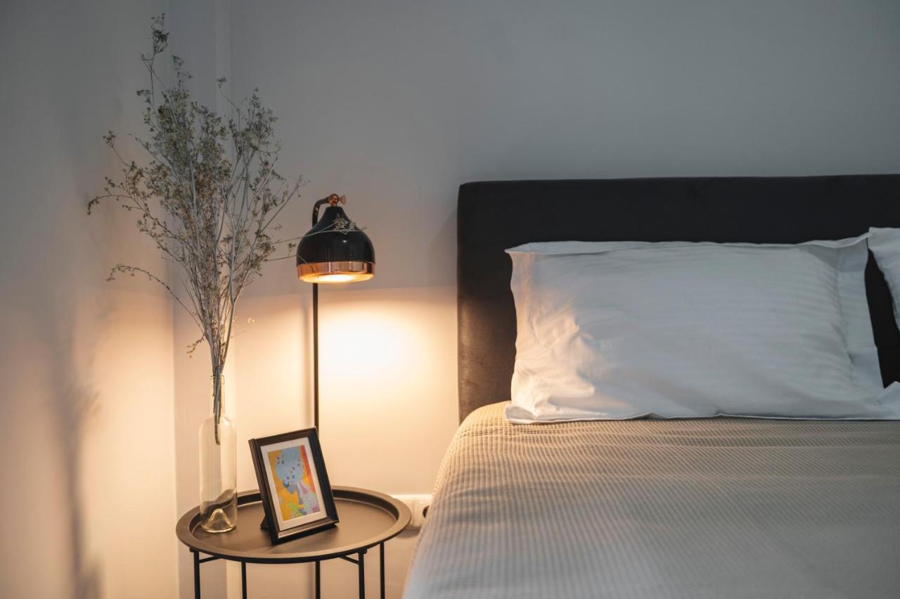 Luxury 2 Bdroom Apt- Megaro Mousikis Athens Exterior photo